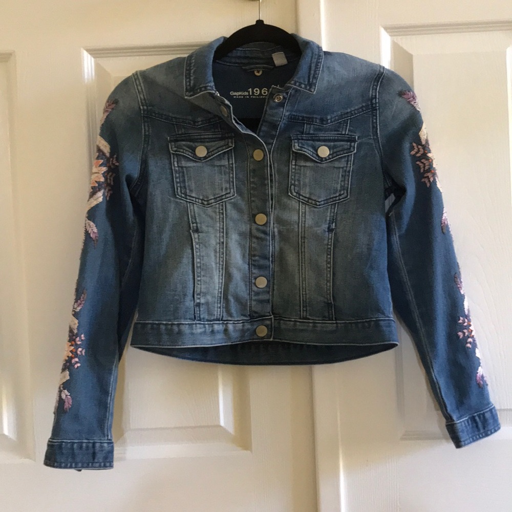 NWOT Gap Light Denim Jean Jacket Pastel Embroidery